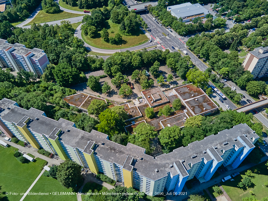 06.07.2021 - Einkaufs- und Wohnzentrum Quiddestraße in Neuperlach